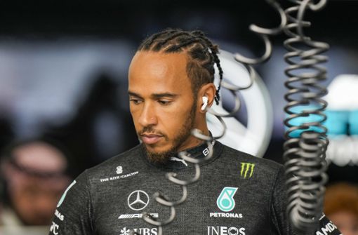 Lewis Hamilton ist nicht glücklich mit der Leistung seines Autos. Foto: dpa/Luca Bruno
