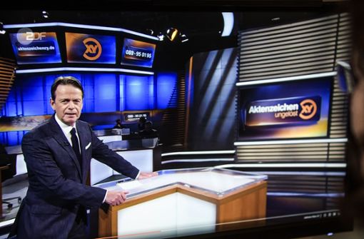 Rudi Cerne moderiert die ZDF-Sendung. Foto: IMAGO/Gerd Wallhorn