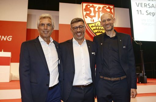 Soll abgewählt werden: Das VfB-Präsidium um Vizepräsident Rainer Adrion, Präsident Claus Vogt und Christian Riethmüller.  (v.l.n.r.) Foto: Pressefoto Baumann/Hansjürgen Britsch