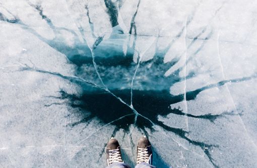 Christiane Neudeckers Roman kreist um einen Unfall beim Eislaufen.Foto:Adobe Stock Foto:  
