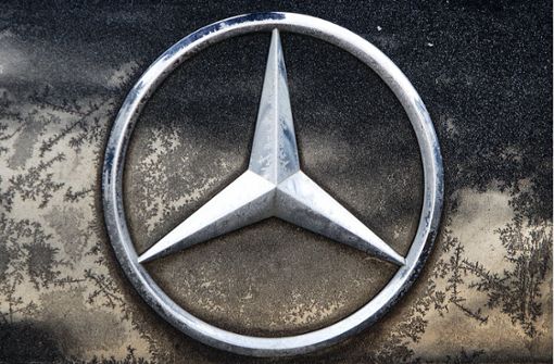Der Stuttgarter Autobauer Daimler muss abermals seine Ergebnisprognose kassieren. Foto: AP/Michael Probst