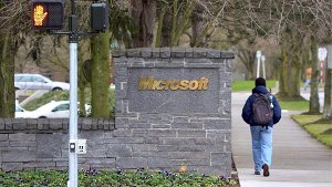 Microsoft wird etwa 18.000 Stellen streichen. Damit befindet sich der Windows-Konzern in großen Schwierigkeiten. Foto: dpa