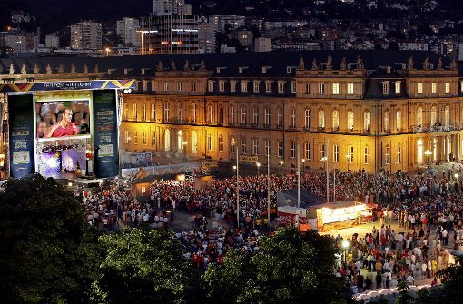 Während der Fußball-WM in Stuttgart: Public Viewing im Jahr 2006. Foto: Michael Steinert
