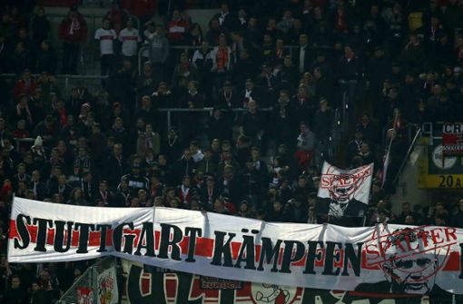 In der Fankurve macht sich der Frust breit unter den VfB-Fans – so auch in den sozialen Medien. Foto: Bongarts