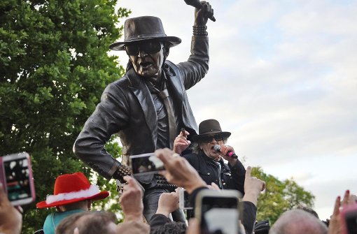 Im vergangenen Jahr hat Gronau zu Ehren Udo Lindenbergs eine Statue aufgestellt. Foto: dpa
