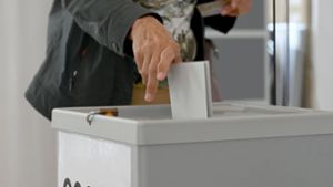 Da mehr Wahlberechtigte als bisher per Brief abstimmten, lag die Beteiligung in den Wahllokalen aber deutlich niedriger als bei der vergangenen Bundestagswahl im Jahr 2017 (Symbolbild). Foto: dpa/Bernd Weißbrod