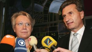 Annette Schavan und Günther Oettinger haben sich 2004 beide darum beworben, Nachfolger Erwin Teufels als Ministerpräsident zu werden. Foto: AP/Thomas Kienzle