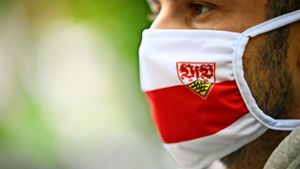Sollte die zweite Bundesliga wieder beginnen, herrscht auch beim VfB am Spielfeldrand Maskenpflicht. Foto: dpa/Sebastian Gollnow