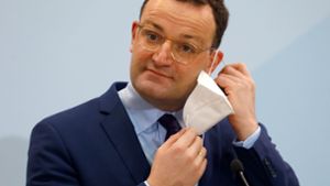 Minister Olaf Scholz (SPD) hat Fragen an den Kabinettskollegen Spahn. Foto: dpa/Michele Tantussi