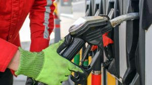 Benzin ist günstig wie zuletzt vor vier Jahren. Foto: dpa/Patrick Pleul