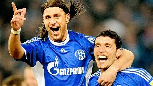 Vor sieben Jahren kehrte Kevin Kuranyi (rechts, mit Marcelo Bordon) dem VfB Stuttgart den Rücken. Nun kehrt er in der Europa-Liga  mit Dynamo Moskau zurück und sagt: „Das ist ein kleines Heimspiel für mich.“ Foto: dapd