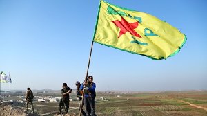 In Kobane weht wieder die kurdische Fahne. Foto: dpa