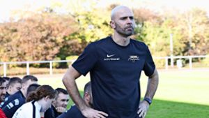 Der Cheftrainer Giuseppe Greco darf  mit dem Fellbacher Team   nach Lage der Dinge  in der Verbandsliga bleiben. Foto: Patricia Sigerist
