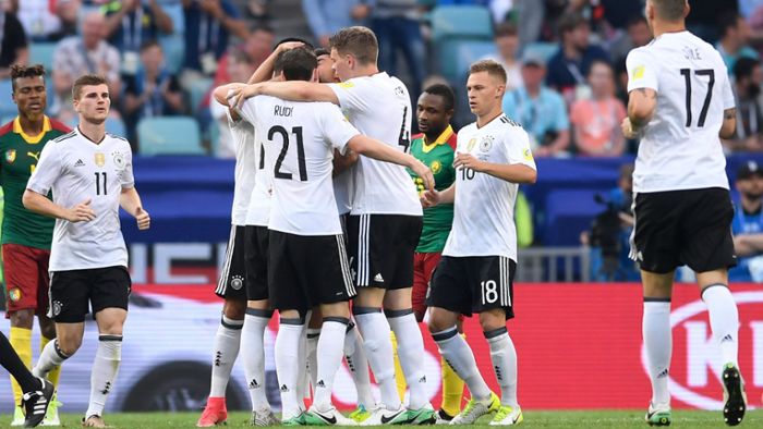 DFB-Elf nach Sieg gegen Kamerun im Halbfinale