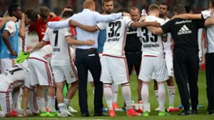 Niedergeschlagene Gesichter: Der FC Ingolstadt muss absteigen. Foto: dpa