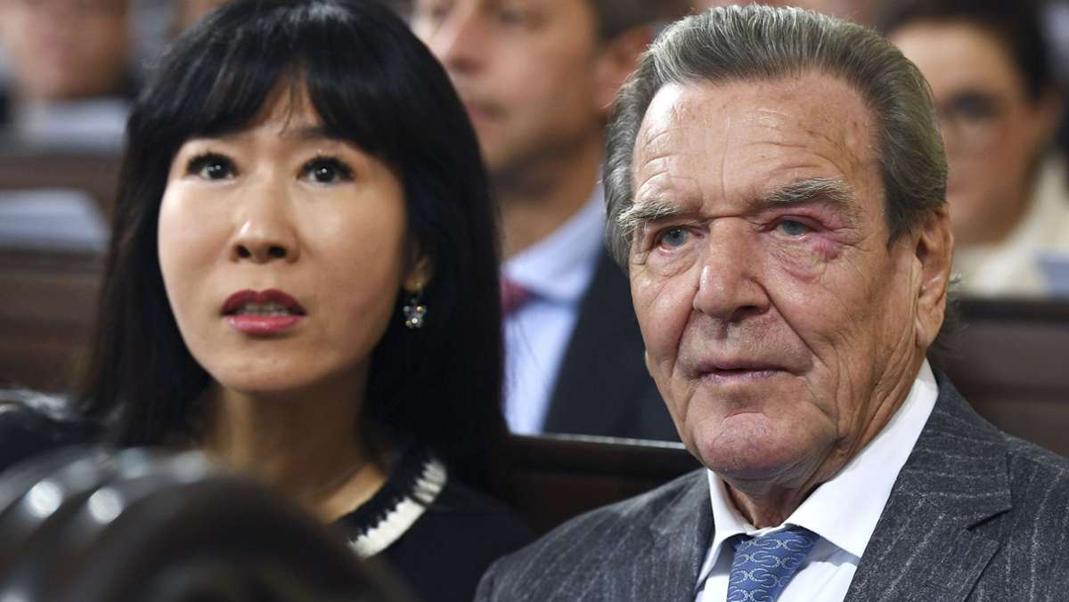 Trotz Russland-Nähe des Altkanzlers: Gerhard Schröder bei Einheitsfeier in Hamburg