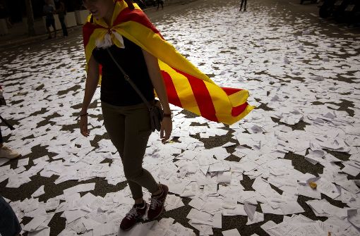 Bei einem umstrittenen und von der Justiz verbotenen Referendum hatte am Sonntag eine deutliche Mehrheit der Wähler für die Abspaltung der Region von Spanien gestimmt (Symbolbild) Foto: AP