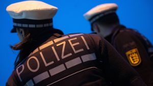 Die 20-Jährige wurde auf das Polizeirevier Ludwigsburg gebracht. Gegen sie und ihren Partner wird nun ermittelt (Symbolbild). Foto: dpa/Marijan Murat