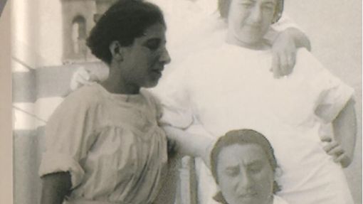 Betty Rosenfeld (li.) in Spanien mit anderen Krankenschwestern der Internationalen Brigaden Foto: Schmetterling Verlag