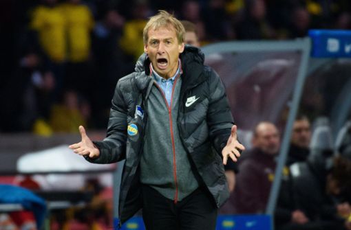 Jürgen Klinsmann zeigte sich am Spielfeldrand emotional. Foto: dpa/Gregor Fischer