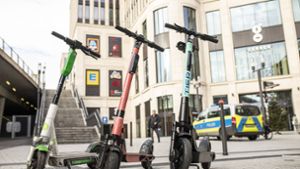 Seit mehr als einem Jahr rollen E-Scooter durch Stuttgart. Nun tauchen sie erstmals in der Unfallstatistik auf. Foto: 7aktuell.de/Simon Adomat