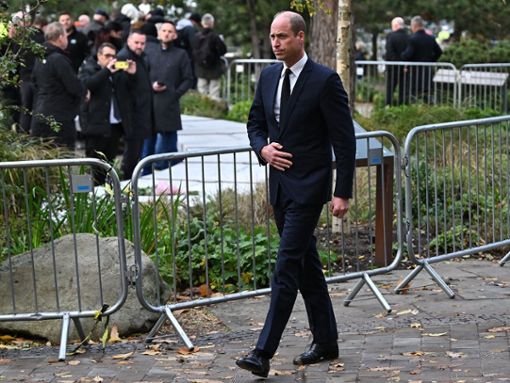 Prinz William auf dem Weg zur Kathedrale von Manchester, wo die Trauerfeier für Sir Bobby Charlton stattfindet. Foto: PAUL ELLIS/AFP via Getty Images