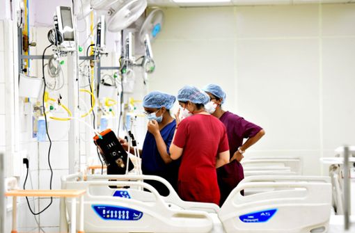 In einem indischen Krankenhaus werden an Covid-19 Erkrankte behandelt. (Archivbild) Foto: imago images/Hindustan Times/Hindustan Times via www.imago-images.de