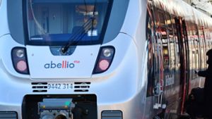 Ein Zug des Privatunternehmens Abellio ist in Stuttgart entgleist – die Ermittlungen laufen. Foto: dpa/Martin Schutt