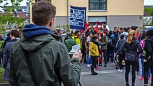 Das Bündnis „Stuttgart gegen Rechts“ hatte zu einer Kundgebung und Demonstration gegen die AfD aufgerufen. Rund 70 Teilnehmer kamen. Foto: Lichtgut/Julian Rettig