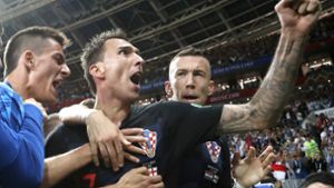 Mario Mandzukic (Mi.) steht mit Kroatien im Finale der WM 2018. Foto: AP