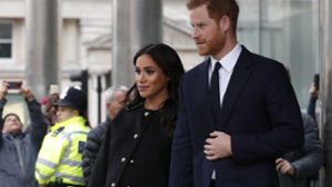 Herzogin Meghan und Prinz Harry vor dem Neuseeland-Haus in London. Foto: AP