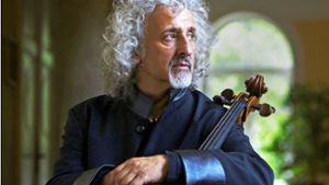 Star-Cellist Mischa Maisky kommt am 14. April 2024 nach Ludwigsburg – er  ist einer der großen Namen, auf die man sich im Forum am Schlosspark freut. Foto: Forum am Schlosspark