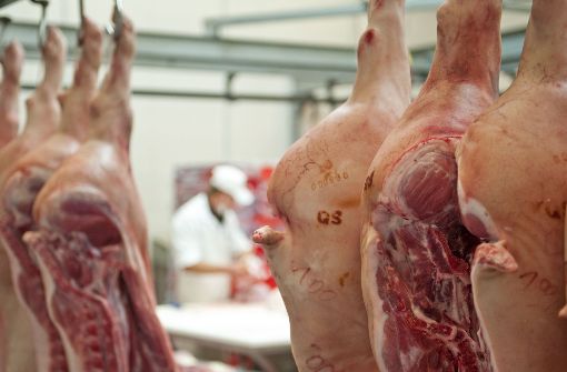 Laut Statistik wurden in Deutschland mehr als 59 Millionen Schweine und 3,6 Millionen Rinder. Die Menge an Geflügelfleisch betrug demnach rund 1,5 Millionen Tonnen(Symbolbild) Foto: dpa-Zentralbild