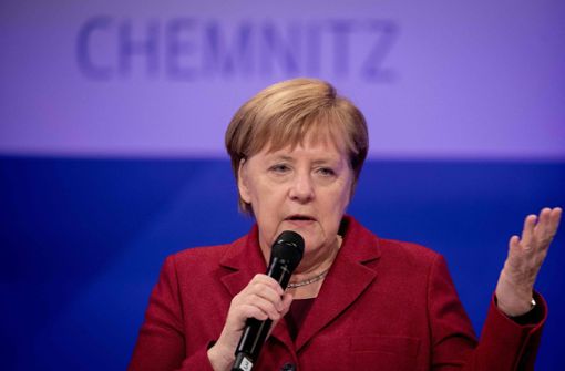 Bei einer Gesprächsrunde mit Lesern der Tageszeitung „Freie Presse“ in Chemnitz sagte Merkel am Freitag, sie könne die Aufregung und Erregung vieler Menschen in der Stadt verstehen. Foto: POOL