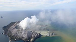 Der Vulkan auf der neuseeländischen Insel White Island ist schon seit mehreren Wochen wieder verstärkt aktiv. Foto: dpa/George Novak