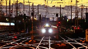 Für die Modernisierung und Digitalisierung des mehr als 32­ 000 Kilometer langen Schienennetzes hat Bahnchef Lutz einen Zeitraum von zehn bis 15 Jahren veranschlagt. Foto: AP