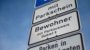 Anwohnerparken wurde im Land teils deutlich teurer – in Tübingen zum Beispiel. Foto: dpa/Marijan Murat