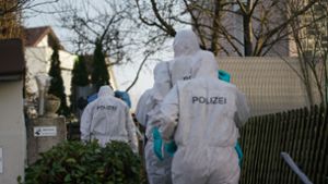 Die Spurensicherung der Polizei bei der Arbeit in Rechberghausen Foto: SDMG/Woelfl