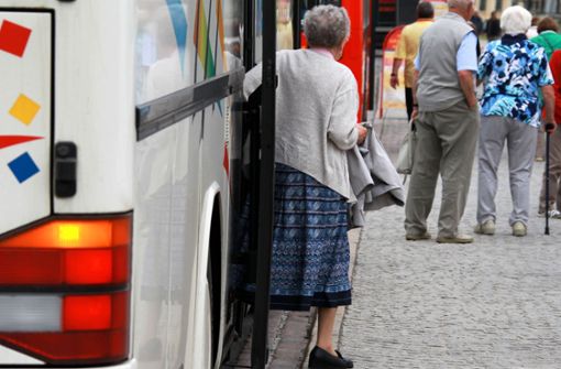 Selbst bei eintägigen Busreisen in Grenznähe verlangen französische Behörden von deutschen Unternehmen die Voranmeldung des Fahrers. Foto: picture alliance / Jens Büttner