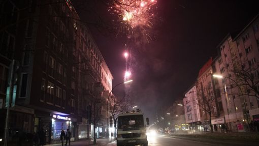 Der Silvesterabend ist für die Berliner Polizei besser gelaufen als im Vorjahr. Foto: dpa/Paul Zinken