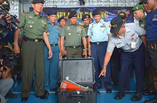 Die Flugdatenschreiber der abgestürzten AirAsia-Maschine sind nun beide gefunden.  Foto: dpa