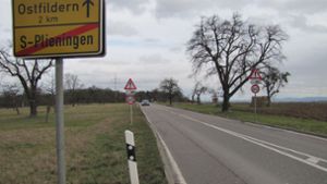 Bisher läuft der Verkehr von Plieningen nach Ostfildern-Scharnhausen auf dieser Straße. Sie soll gesperrt werden, wenn die Südumfahrung fertig ist. Doch nun gibt es planungsrechtliche Probleme. Foto: Sägesser