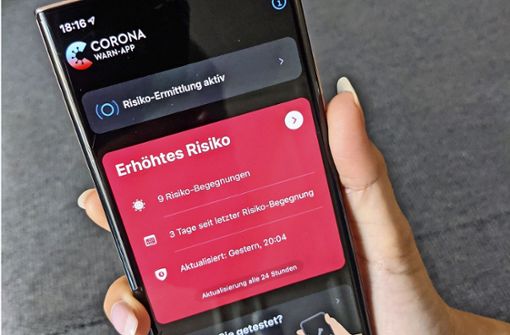 Die Corona-Warn-App für Smartphones gilt trotz aller Schwächen als wirksame Hilfe bei der Pandemie-Bekämpfung. Foto: dpa/Christoph Dernbach
