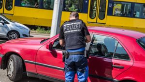 Die Polizei hat in Stuttgart am Mittwochvormittag zahlreiche Verkehrsteilnehmer kontrolliert (Archivbild). Foto: Lichtgut/Julian Rettig
