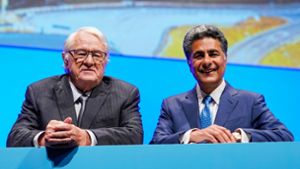 Der Aufsichtsratvorsitzende Hasso Plattner (l) und Punit Renjen bei der SAP-Hauptversammlung im Mai 2023. Foto: Uwe Anspach/dpa