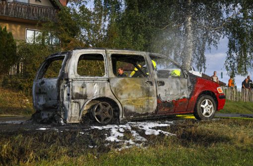 Warum der Wagen Feuer fing, ist noch unklar. Foto: 7aktuell.de/Christina Zambito