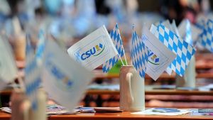 Die CSU-Bierkrüge bleiben am Aschermittwoch in diesem Jahr leer Foto: dpa