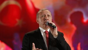 Klare Worte in Richtung Europa und USA: „Die Bedrohung kommt aus dem Westen“, behauptet der türkische Präsident Recep Tayyip Erdogan. Foto: dpa/Lefteris Pitarakis