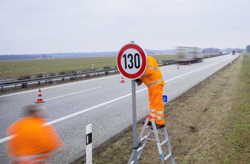 Die Grünen fordern ein Tempolimit auf den Autobahnen. Foto: dpa/Jens Büttner