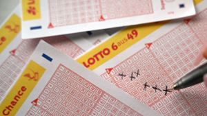 Der Lottospieler aus Oberbayern hatte sechs Richtige angekreuzt. (Symbolbild) Foto: dpa/Federico Gambarini